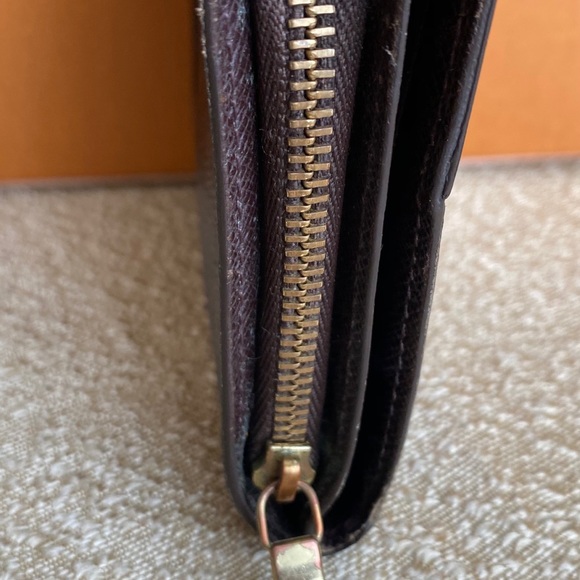 Authentic LV Damier Ebene compact wallet - Picture 4 of 13